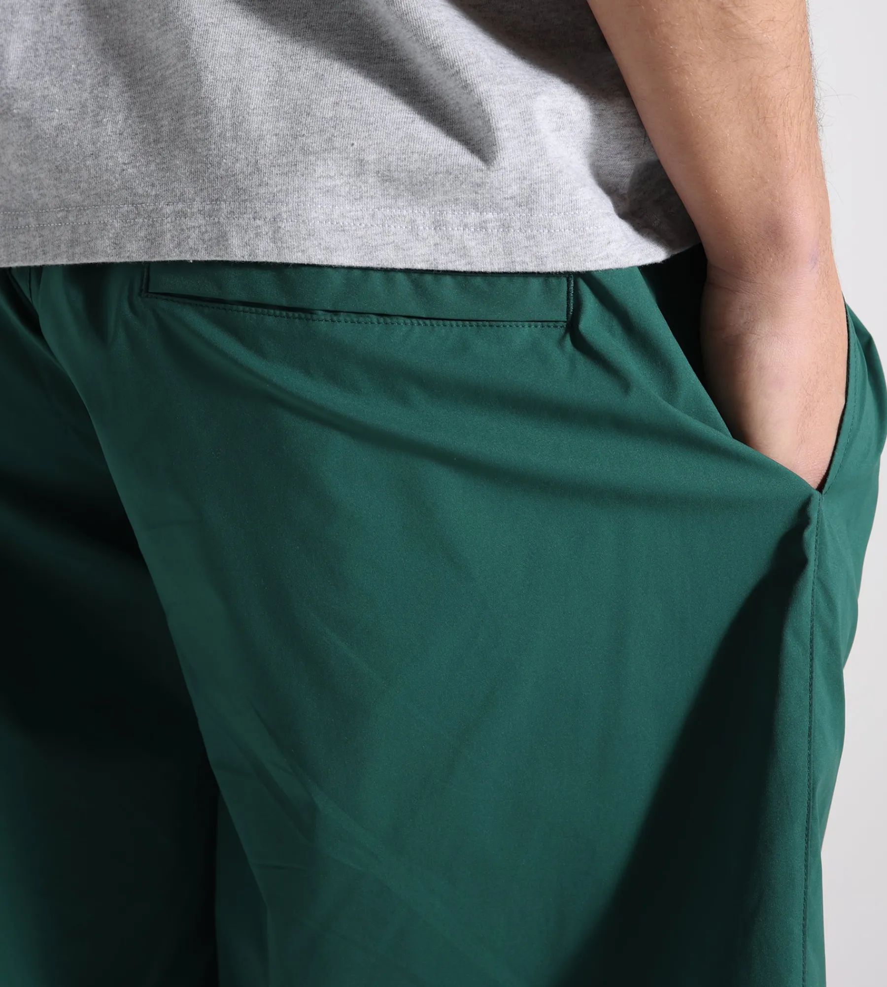 Arte Antwerp Birds Logo Shorts Green
