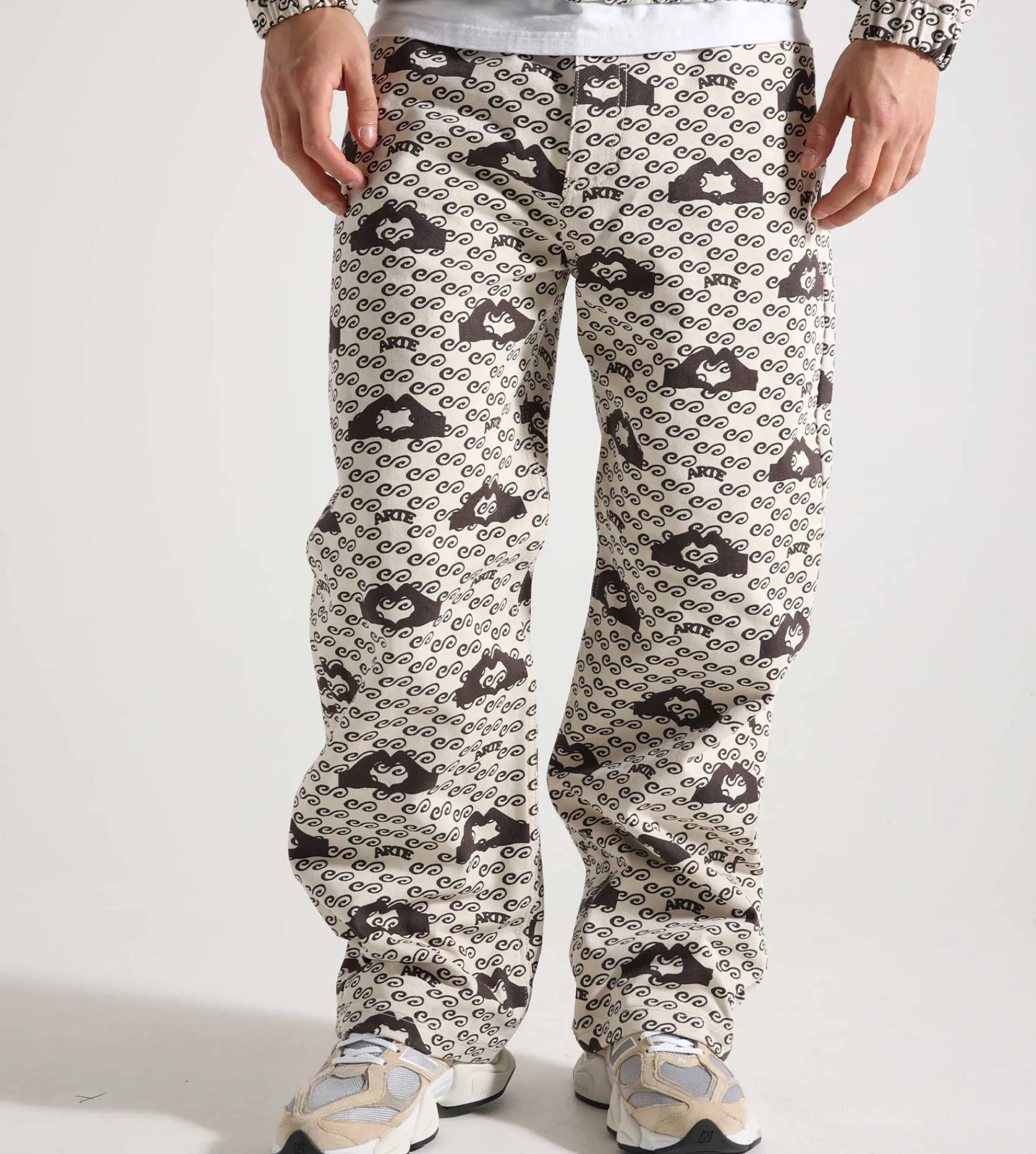 Arte Antwerp Hand Heart Print Pants Cream Brown