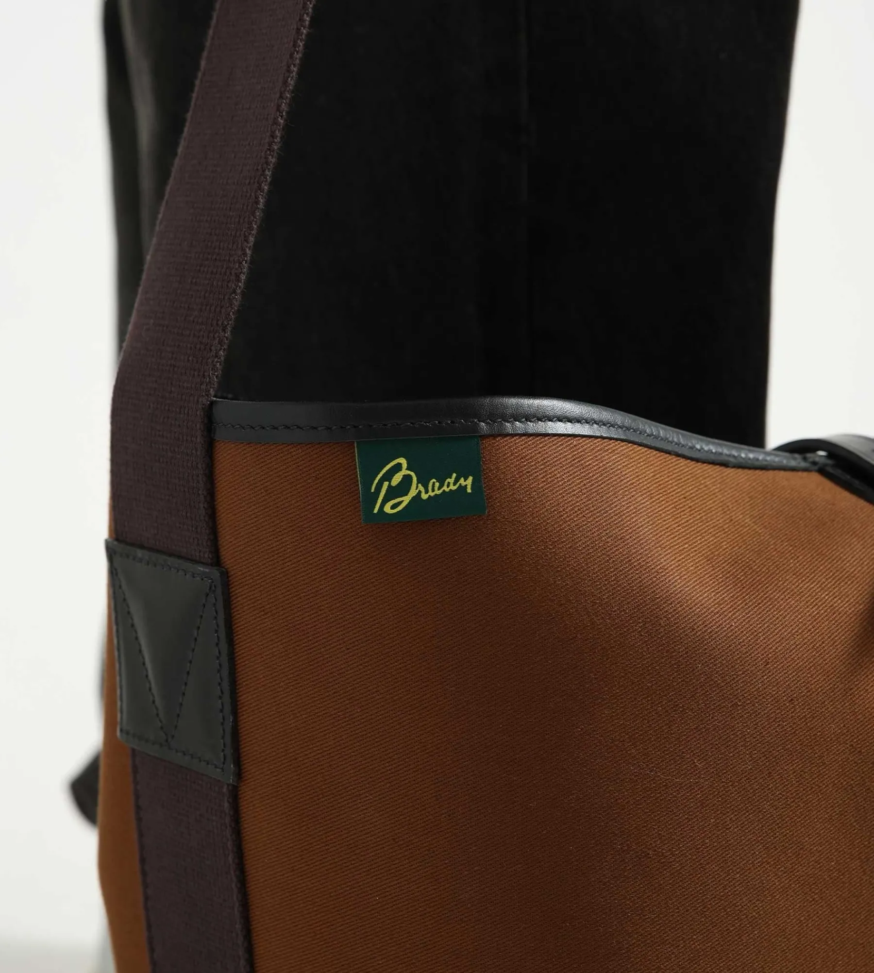 Brady Bags Kinross Hazelnut Brown Brown Web