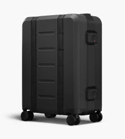 D__b__™ Ramverk Pro Carry-on Black Out
