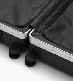 D__b__™ Ramverk Pro Check-in Luggage Large Silver