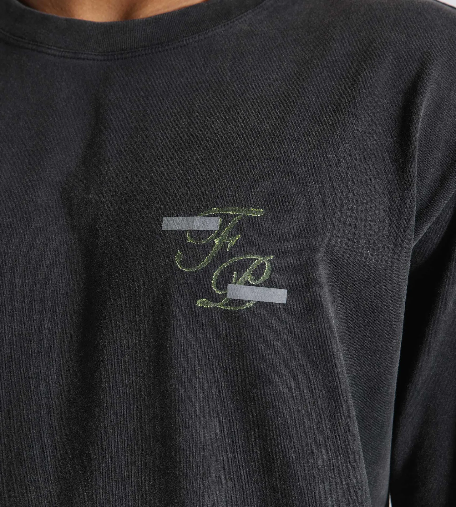 Filling Pieces T-shirt Topiary Vintage Black