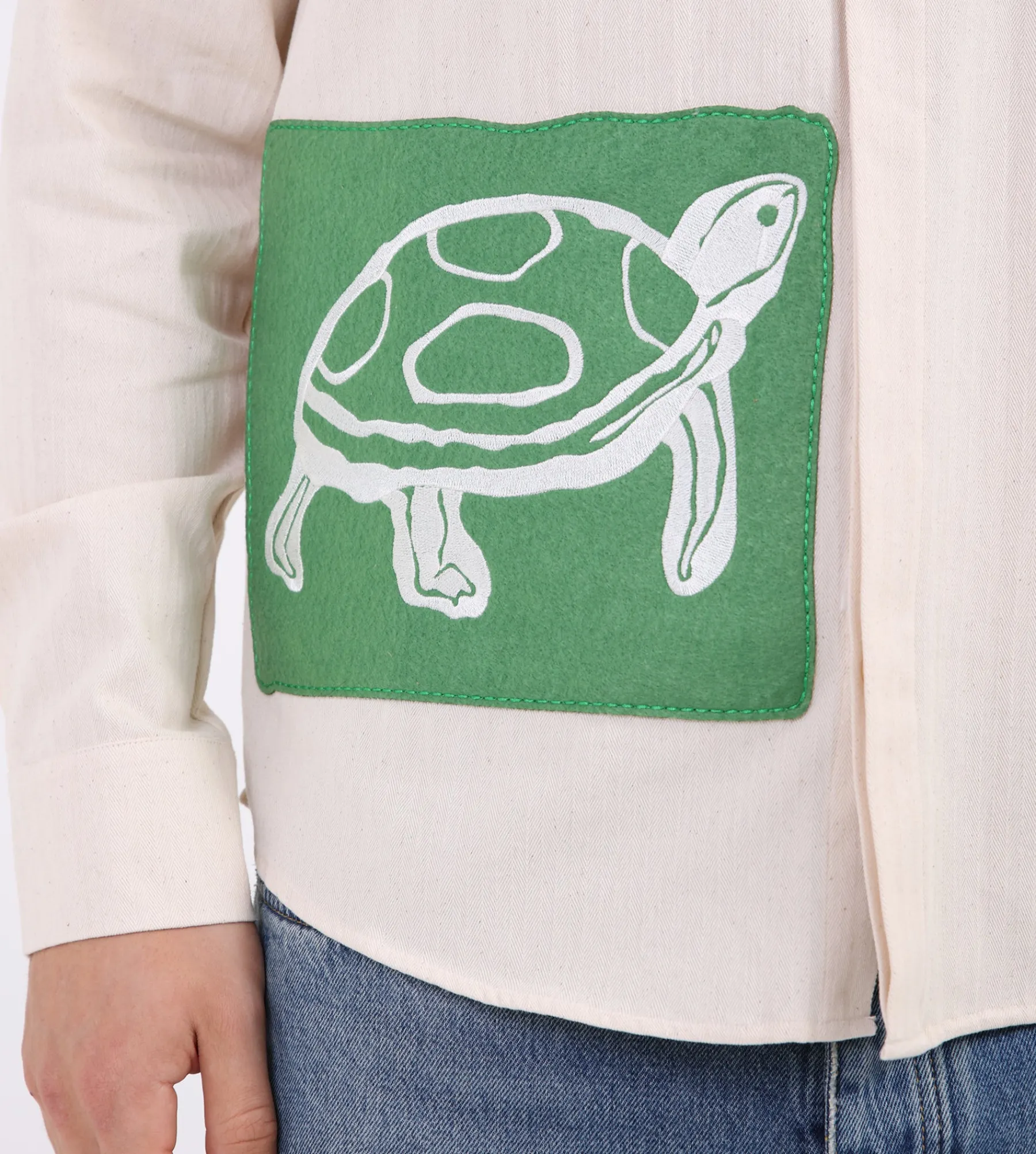 Flâneur Embroidered Turtle Shirt Ecru