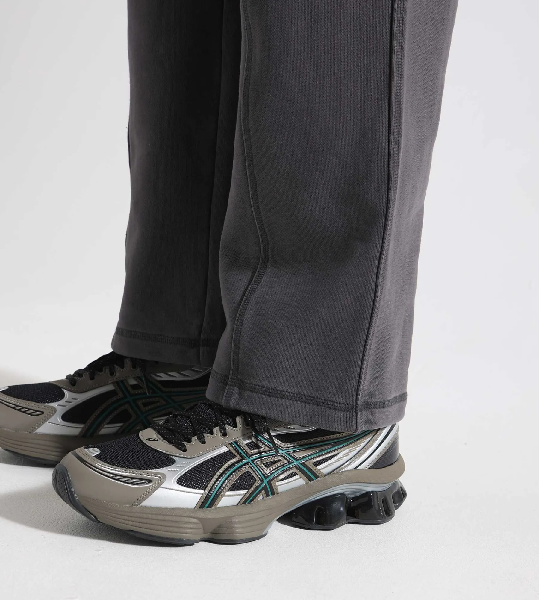 HAL Studios Haus Sweatpant Washed Black