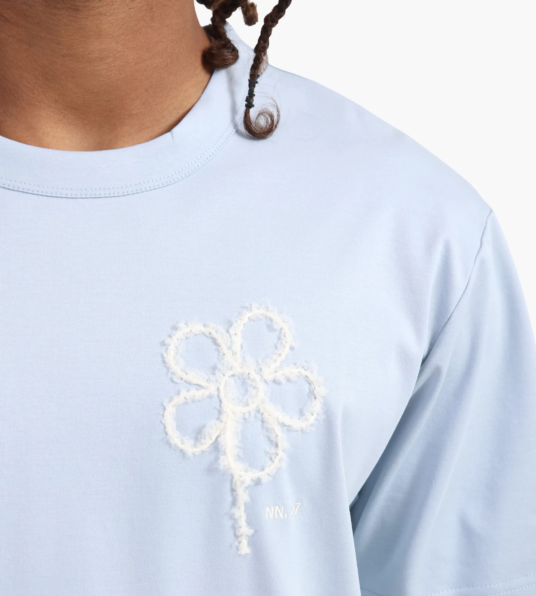 NN.07 Pedro EMB Tee 3525 Winter Sky