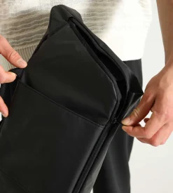 D__b__™ Ramverk Pro Sling Bag 20L Black Out