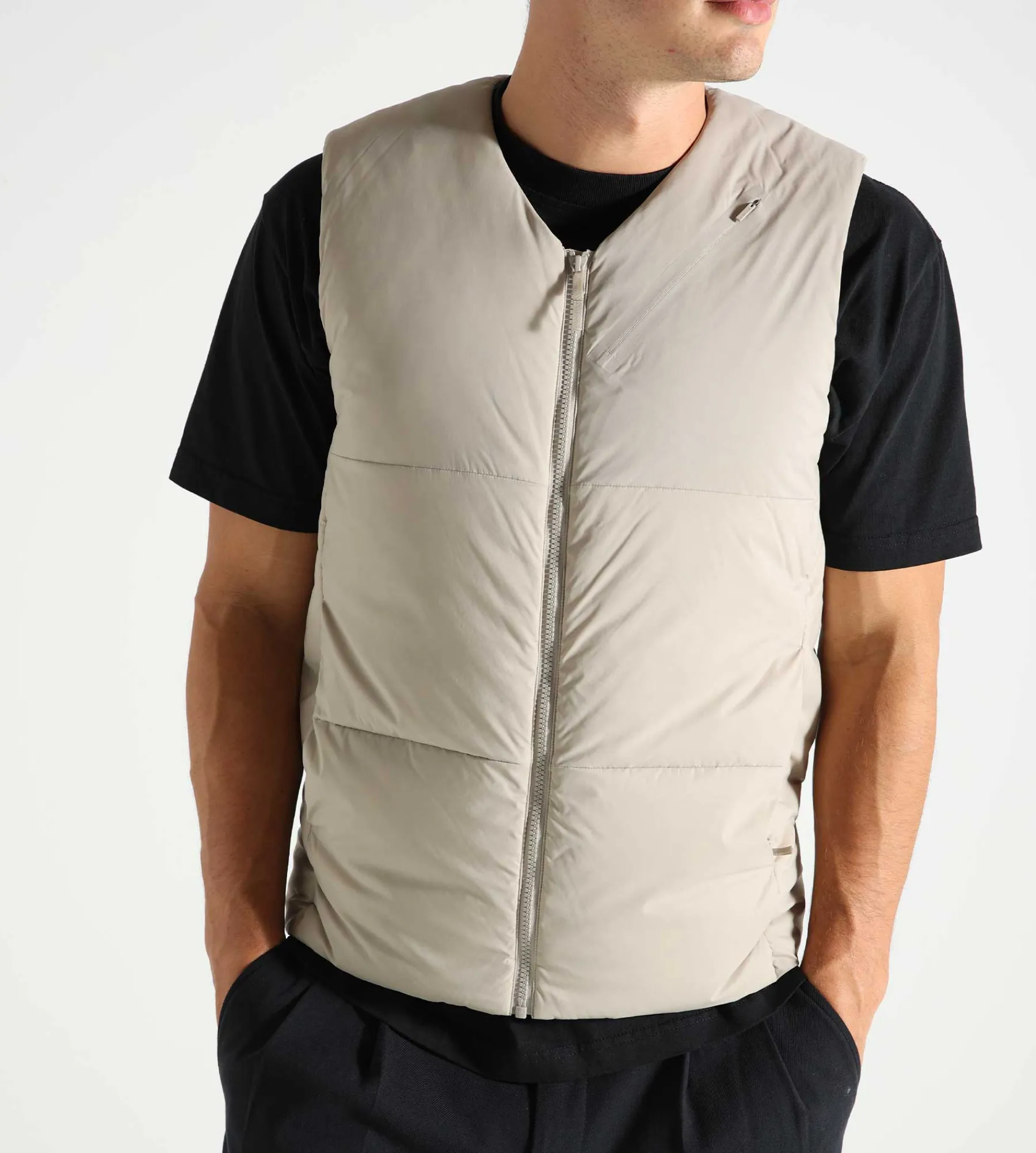 Veilance Conduit Down Vest M Rune