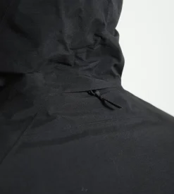 Veilance Monitor Down Coat Black