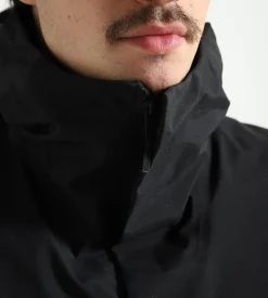 Veilance Monitor Down Coat Black